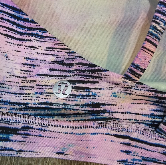 Lululemon sports bra multicolor 4 strap size 8 - Picture 3 of 4